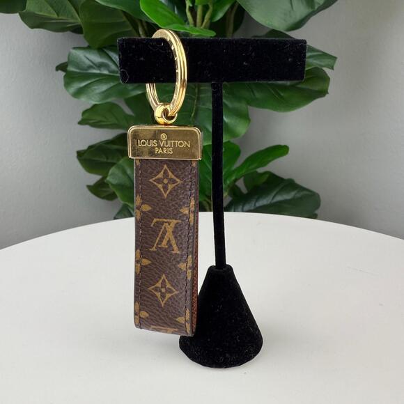 💎✨Authentic Louis Vuitton Icon Dragonne Key Holder - Picture 1 of 3